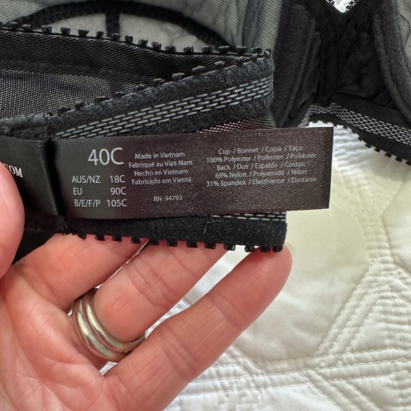 Dominique 40C Black Strapless Bra NWT - Picture 11 of 11